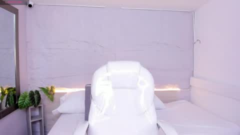 Snapshot of lanna_18_ chatting on 05-08-26, 11:37 Lanna online show from 05-08-26, 11:37