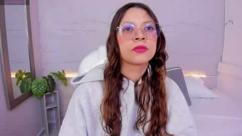 Snapshot of lanna_18_ chatting on 05-13-26, 11:40 Lanna online show from 05-13-26, 11:40