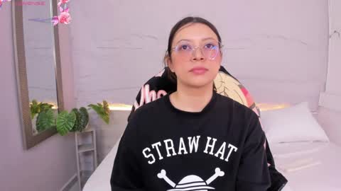 Snapshot of lanna_18_ chatting on 05-20-26, 11:49 Lanna online show from 05-20-26, 11:49