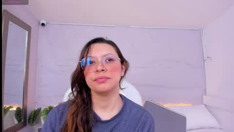 Snapshot of lanna_18_ chatting on 05-27-26, 11:51 Lanna online show from 05-27-26, 11:51