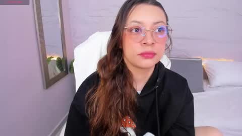Snapshot of lanna_18_ chatting on 05-28-26, 11:51 Lanna online show from 05-28-26, 11:51