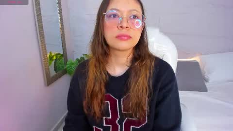 Snapshot of lanna_18_ chatting on 06-26-26, 11:36 Lanna online show from 06-26-26, 11:36