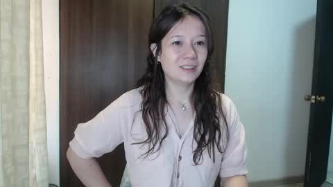 Snapshot of lanna_mills chatting on 04-23-26, 01:13 Lanna online show from 04-23-26, 01:13