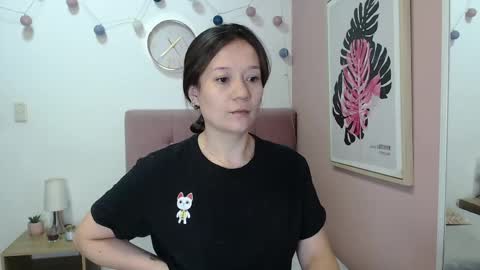 Snapshot of lanna_mills chatting on 05-11-26, 01:17 Lanna online show from 05-11-26, 01:17