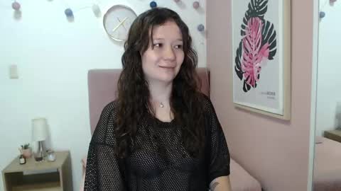 Snapshot of lanna_mills chatting on 05-13-26, 01:08 Lanna online show from 05-13-26, 01:08