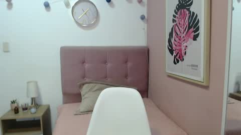 Snapshot of lanna_mills chatting on 05-28-26, 01:08 Lanna online show from 05-28-26, 01:08
