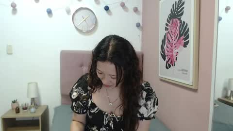 Snapshot of lanna_mills chatting on 05-29-26, 01:09 Lanna online show from 05-29-26, 01:09