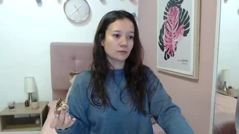 Snapshot of lanna_mills chatting on 07-17-26, 01:18 Lanna online show from 07-17-26, 01:18