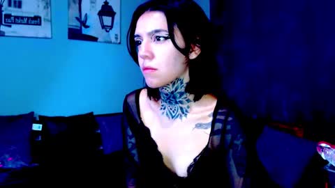 LANNIE   online show from 02-07-26, 02:10