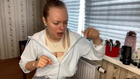 Hello My name is Lola online show from 04-01-26, 11:44