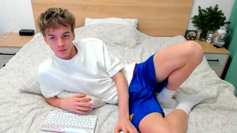 Fandi online show from 12-21-24, 05:14