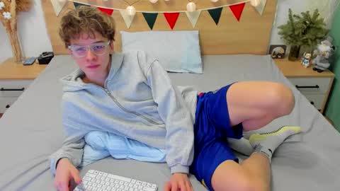 Fandi online show from 01-20-25, 05:26