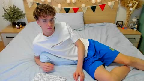 Fandi online show from 01-26-25, 05:02