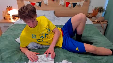 Fandi online show from 11-19-25, 09:09