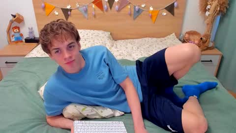 Fandi online show from 02-12-26, 01:28