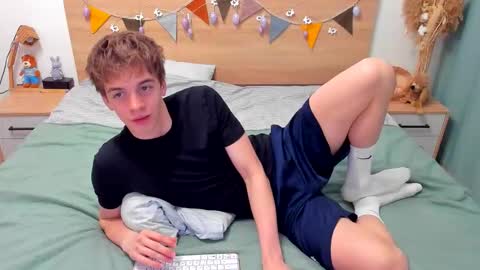 Fandi online show from 02-27-26, 06:13