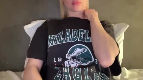 Lara Neon online show from 02-24-25, 06:04