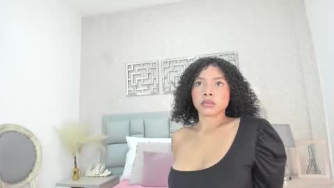 Snapshot of lara_spaark chatting on 01-12-26, 11:37 lara_spaark online show from 01-12-26, 11:37