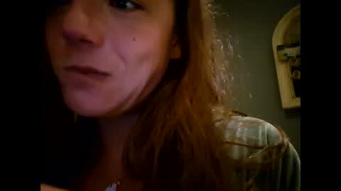 Snapshot of laraa333 chatting on 10-17-25, 10:56 Little online show from 10-17-25, 10:56