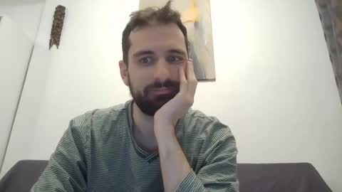 Snapshot of laraaan chatting on 12-18-25, 10:05 laraaan online show from 12-18-25, 10:05