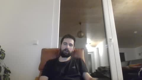 Snapshot of laraaan chatting on 02-11-26, 05:18 laraaan online show from 02-11-26, 05:18