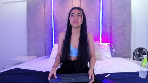 Lara online show from 01-22-25, 01:42