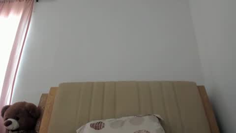 lara online show from 11-25-25, 05:57