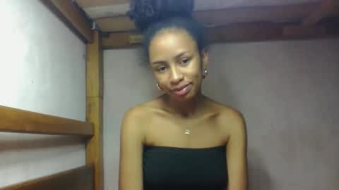 Snapshot of larah98 chatting on 02-07-26, 10:52 larah98 online show from 02-07-26, 10:52