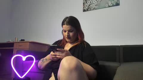 Snapshot of larahartt chatting on 06-10-26, 06:45 Lara Hartt online show from 06-10-26, 06:45