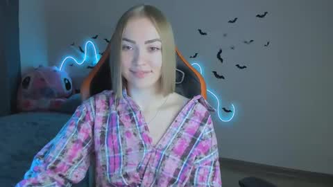 Snapshot of larakrein_lk chatting on 11-02-25, 12:07 LaraKrein lk online show from 11-02-25, 12:07