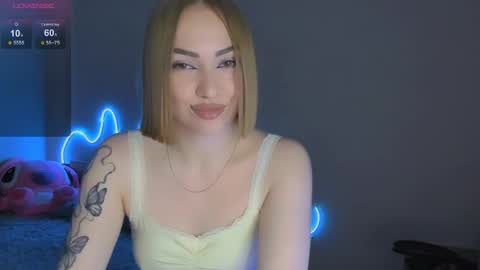 Snapshot of larakrein_lk chatting on 05-20-26, 02:56 LaraKrein lk online show from 05-20-26, 02:56
