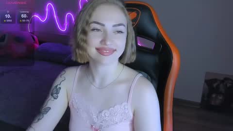 Snapshot of larakrein_lk chatting on 05-21-26, 05:53 LaraKrein lk online show from 05-21-26, 05:53