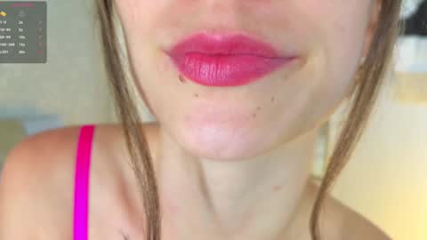 Snapshot of laralane_ chatting on 01-19-25, 12:06 Lara online show from 01-19-25, 12:06