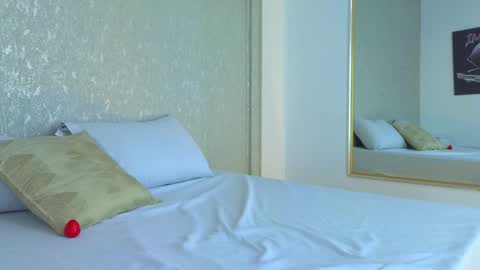 Snapshot of laralane_ chatting on 01-22-25, 03:40 Lara online show from 01-22-25, 03:40