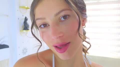 Snapshot of laralane_ chatting on 02-26-25, 06:21 Lara online show from 02-26-25, 06:21