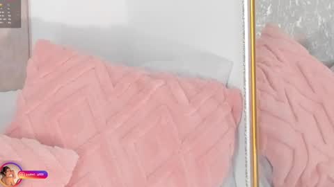 Snapshot of laralane_ chatting on 09-18-25, 01:46 Lara online show from 09-18-25, 01:46