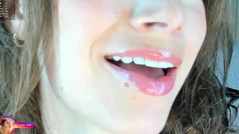 Snapshot of laralane_ chatting on 09-25-25, 01:48 Lara online show from 09-25-25, 01:48