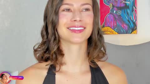 Snapshot of laralane_ chatting on 09-30-25, 02:00 Lara online show from 09-30-25, 02:00