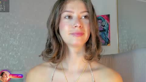 Snapshot of laralane_ chatting on 10-15-25, 01:44 Lara online show from 10-15-25, 01:44