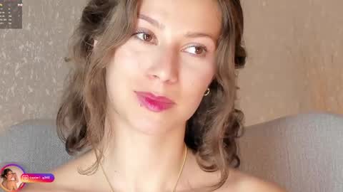 Snapshot of laralane_ chatting on 10-21-25, 01:45 Lara online show from 10-21-25, 01:45