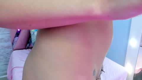 Snapshot of laramurphy chatting on 12-30-24, 08:47 Lara Murphy online show from 12-30-24, 08:47