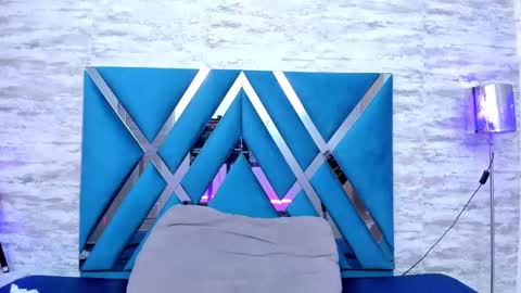 Snapshot of laramurphy chatting on 02-25-25, 10:39 Lara Murphy online show from 02-25-25, 10:39