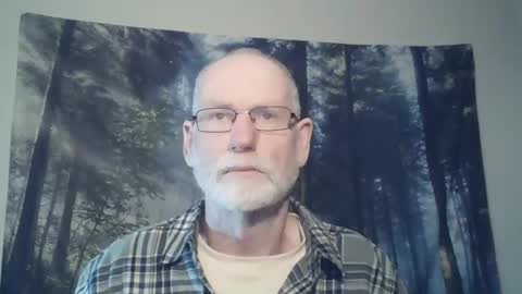 Snapshot of larbie chatting on 12-08-24, 03:00 Larbie online show from 12-08-24, 03:00