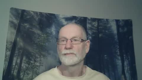 Snapshot of larbie chatting on 12-14-24, 03:07 Larbie online show from 12-14-24, 03:07