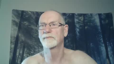 Snapshot of larbie chatting on 12-15-24, 12:17 Larbie online show from 12-15-24, 12:17
