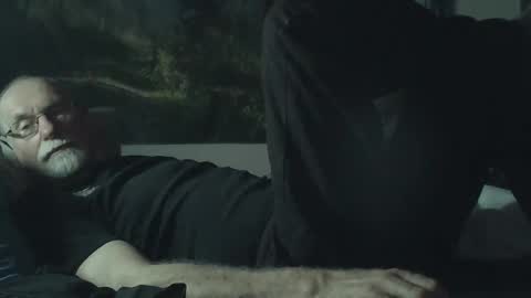 Snapshot of larbie chatting on 12-21-24, 03:47 Larbie online show from 12-21-24, 03:47