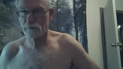 Snapshot of larbie chatting on 12-24-24, 05:44 Larbie online show from 12-24-24, 05:44