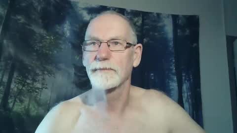 Snapshot of larbie chatting on 12-27-24, 03:37 Larbie online show from 12-27-24, 03:37