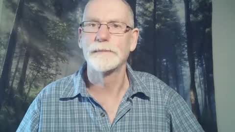 Snapshot of larbie chatting on 12-28-24, 05:12 Larbie online show from 12-28-24, 05:12