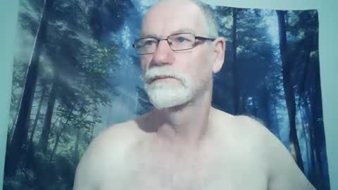 Snapshot of larbie chatting on 12-31-24, 07:40 Larbie online show from 12-31-24, 07:40